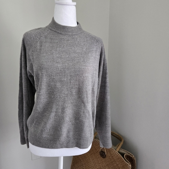 Sweaters - Gray Women's Sweater, No Label